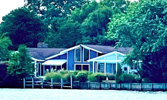 Red Mill Pond Casa | SCENIC LAKEFRONT RETREAT / Pool / King Master / Hidden Gem /