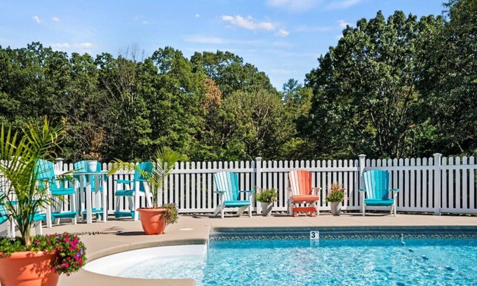 Luray Otro | Scenic & Memorable, 6 BED+22 Acres, Pool, Hot Tub