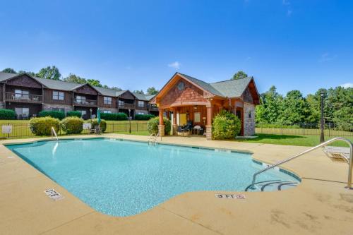 Six Mile Apartamento | Scenic Outdoor Space Lake Keowee Retreat!