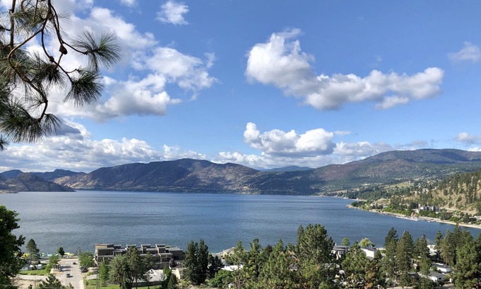 Central Okanagan Apartamento | Scenic Ponderosa Pines Suite en Peachland Columbia Británica, Canadá
