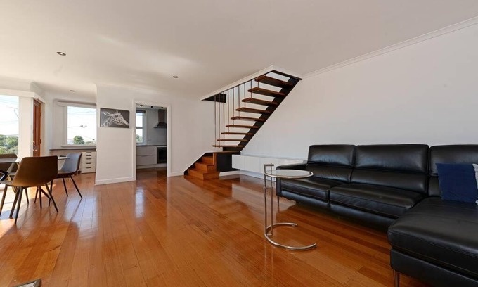 Sandy Bay Casa | Scenic Sandy Bay Villa close City