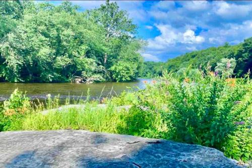 Montague Casa | Scenic Views & River Access, Cozy River Home