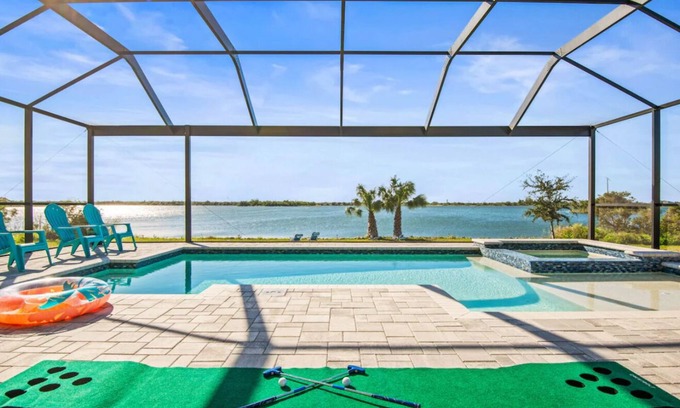 Southside Rural Community Casa | Scenic Waterfront Views, Family Pool Retreat, Games !3min Tampa Bay Boat Launch!