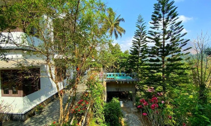 Devikolam Casa | Sceva's Garden Home - Double bed with balcony - 2