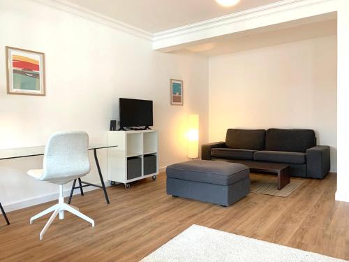 Brueck Apartamento | Schöne 3-Zimmer-Wohnung in Köln-Brück mit eigenem Parkplatz