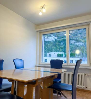 Vaduz Apartamento | Schöne grosse Attika-Wohnung im Zentrum von Vaduz inkl. Parkplatz