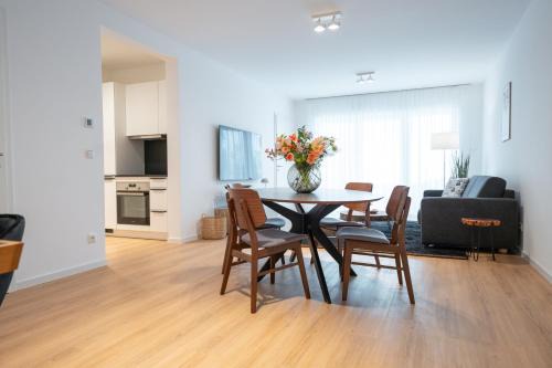 Aschaffenburg Apartamento | SCHÖNTALHAUS City Apartments mit Balkon
