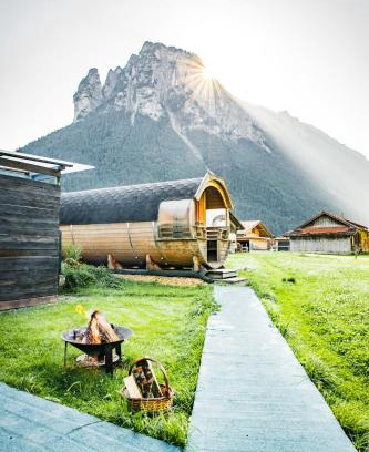 Innertkirchen Casa | Schlafen im Fass - Schlaffass - Abenteuer - Romantik - Haslifass