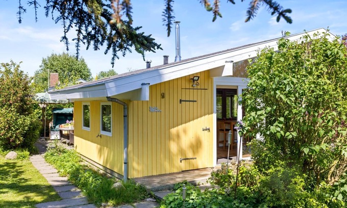 Ulsnis Casa | "Schleiparadies" vacation home in Ulsnis with conservatory, fireplace and far-reaching views over orchards - ideal for a quiet break in the middle of nature