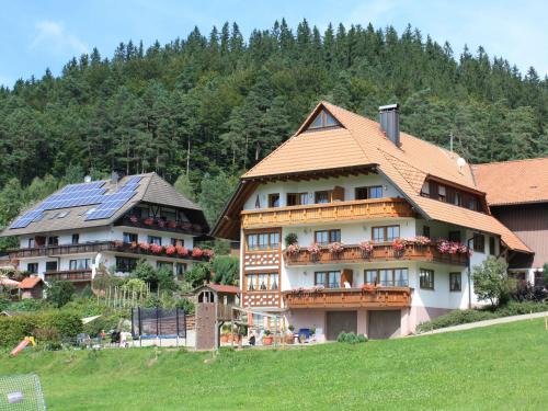 Elzach Apartamento | Schlosshof - Der Urlaubsbauernhof