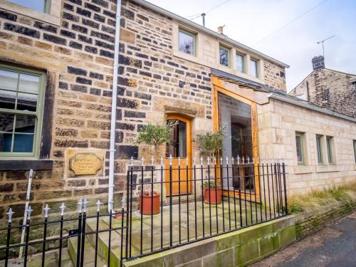 Hepworth Casa | School Cottage