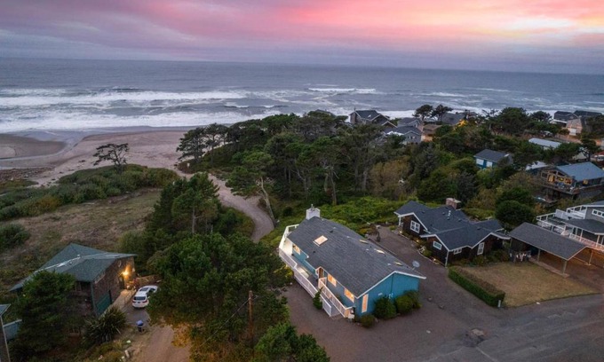 Gleneden Beach Casa | School House Creek Retreat