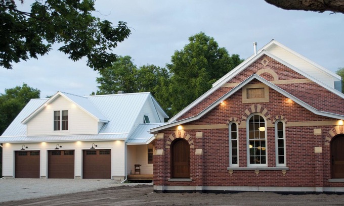 Clearview Apartamento | Schoolhouse Loft near hiking, biking, beach, golf and more