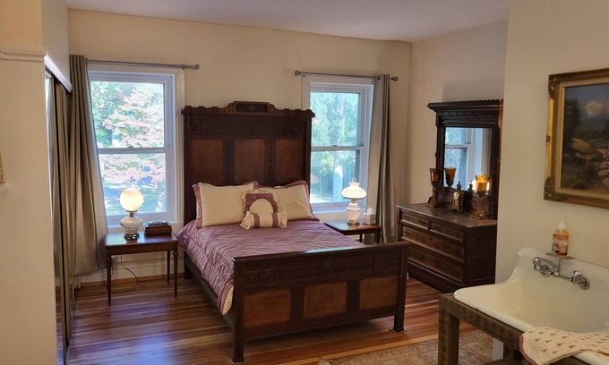 Frederick Otro | Scientist's Suite in the Manor House!