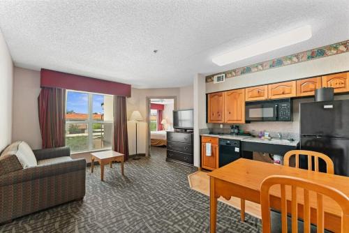 Central Scottsdale Apartamento | Scottsdale 2 bd 2 ba furnished apt King beds