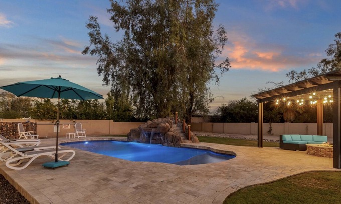 Shea North Estates Casa | Scottsdale home, enjoy plenty of space and a beautiful outdoor pool