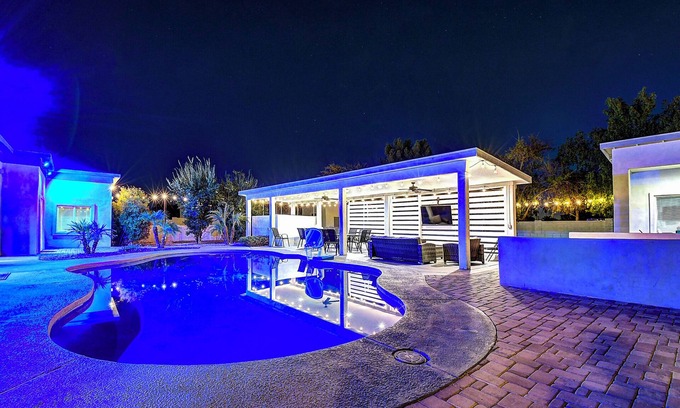 Shea North Estates Casa | Scottsdalestays: 9BR/6BA Luxury Estate with Pool, Hot Tub & Resort Amenities