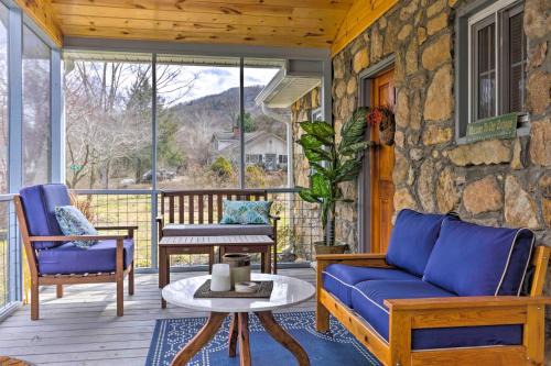 Hot Springs Casa | Screened Porch The Rock Cottage in Hot Springs
