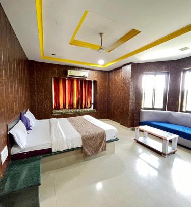 Kankroli Complejo | SD Family Resort CLUB-BAR&SPA l just 7km from shreenathji Nathdwara by SK 966o9o1oo6