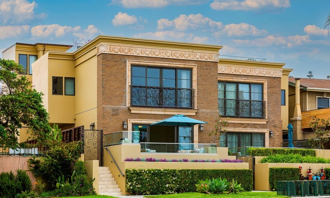 Beach Barber Tract Casa | Sea and Palms 2 - Modern condo with ocean views, walk to beach and restaurants