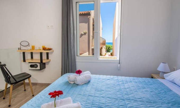 Agia Marina Casa | "Sea and Sun" Sea maisonette