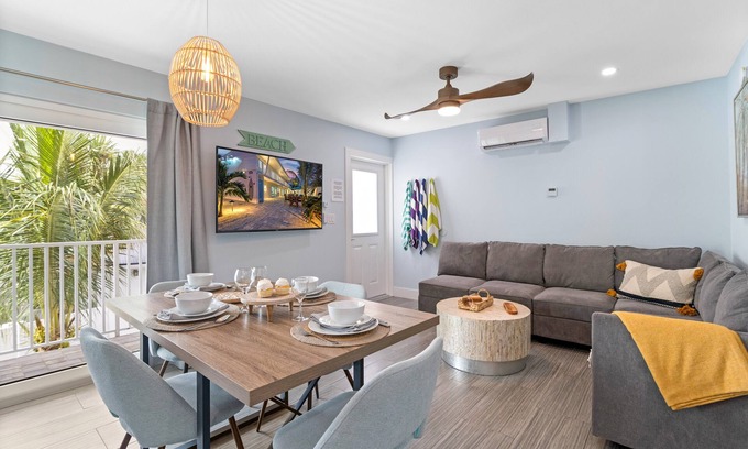 Siesta Key Village Casa | Sea Angel - Pet Friendly, Located in Siesta Key Village, Steps to Siesta Key Beach!
