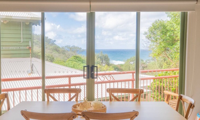 Point Lookout Apartamento | Sea'Batical - Beachside Bliss – 2 Bedroom Apartment Just 50m from Main Beach