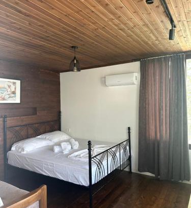 Qazim Pali Apartamento | SEA bed and restaurant 2