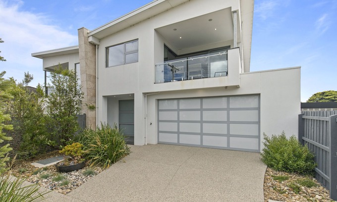 Dromana Casa | Sea Breeze The perfect holiday home for 2 families, footsteps from the beach