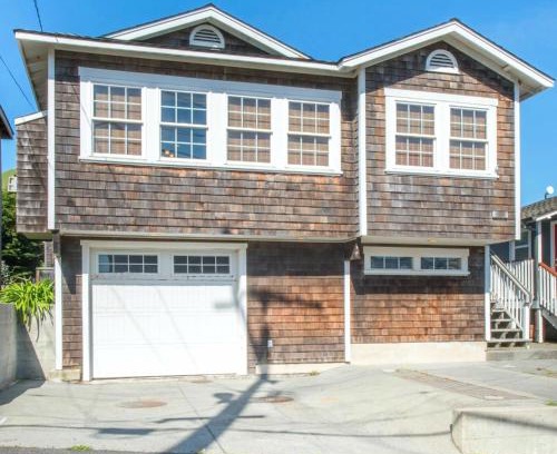 Dillon Beach Casa | Sea Breeze! Walk to Beach! In the Village! BBQ! Fast WiFi! Dog Friendly!