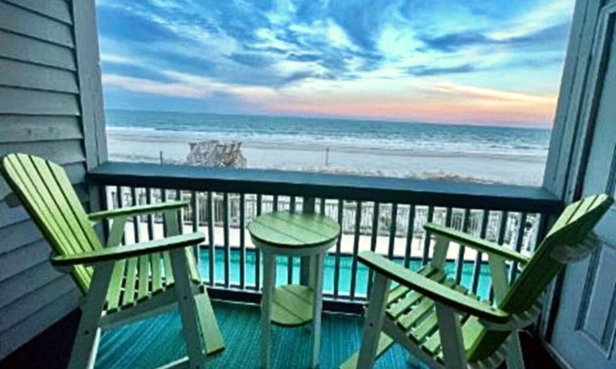 Surfside Beach Condominio | Sea-breezin' - Beachfront Condo