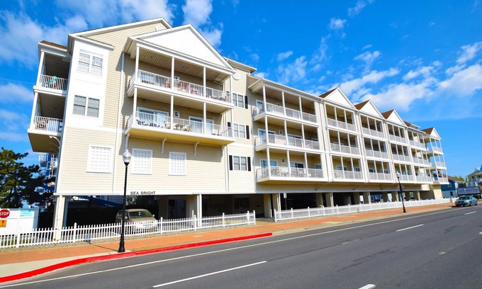 Ocean City Condominio | Sea Bright 205-Bayside Downtown, Free WiFi, Elev, W/D, AC