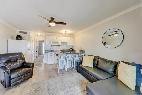 Isle of Palms Apartamento | Sea Cabin 121-B
