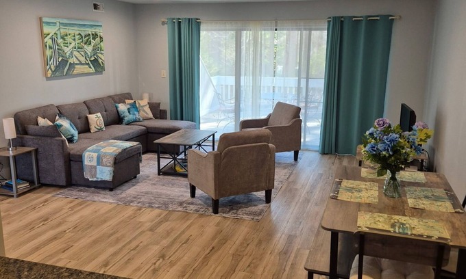 Bethany Beach Condominio | Sea Colony - fully renovated - walk to private beach and tennis - Free wifi
