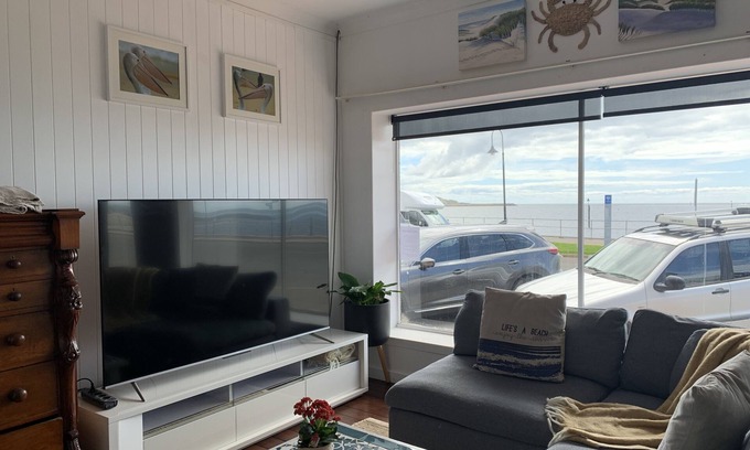 Port Vincent Apartamento | SEA FOREVER cosy seaside apartment metres to beach shops and dining