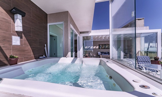 Mariscal Apartamento | Sea Front Duplex with Hydromassage
