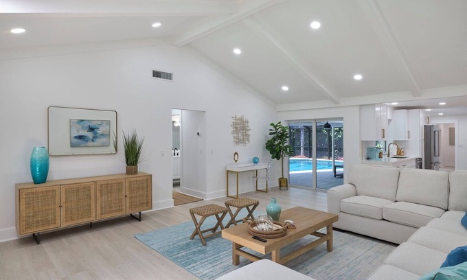 The Dunes Casa | Sea Glass Villa-Executive Pool Home on Golf Course