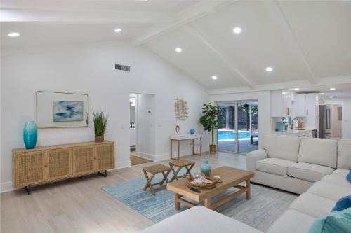 The Dunes Casa | Sea Glass Villa- Executive Pool Home on Golf Course