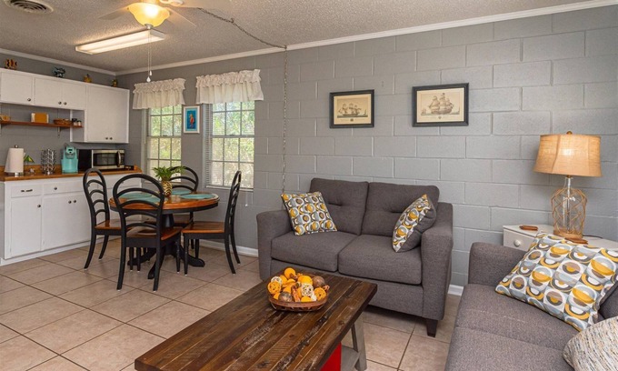 Lamar Condominio | Sea Gun Bayhome 128 | Copano Bay Access + Pool!