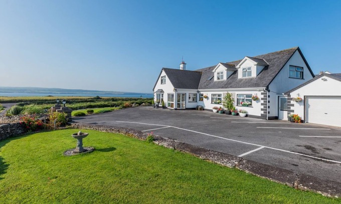 Liscannor Casa | Sea Haven - Stunning Sea Views!