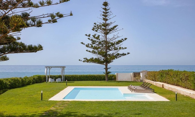 Marina di Modica Villa | Fantástica villa frente al mar con piscina y vista panorámica