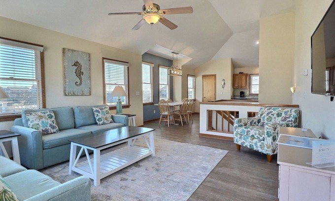 Buxton Cabaña | Sea Horse- Oceanside- Only a short Walk to Beach- Community Pool & Spa