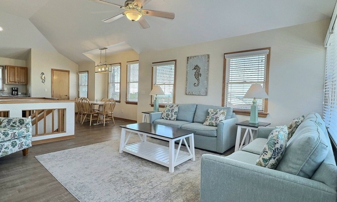 Buxton Cabaña | Sea Horse- Oceanside- Only a short Walk to Beach- Community Pool & Spa