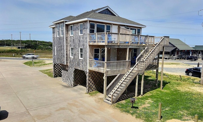 Hatteras Island Cabaña | Sea Horse- Oceanside- Only a short Walk to Beach- Community Pool & Spa
