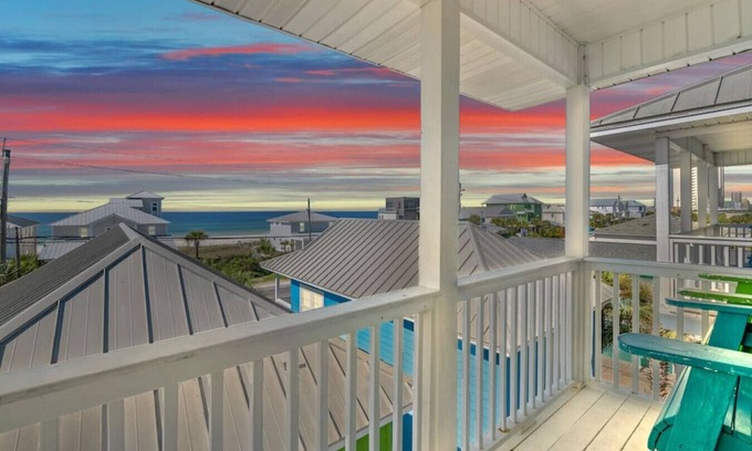 Lullwater Beach Casa | Sea-Jay: Bch Home, 150FT 2 Bch, Comm Pool, Bch Gear, FREE Activities, + More!