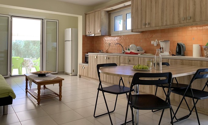Koroni Casa | Sea melodies apartment 2- by the sea!