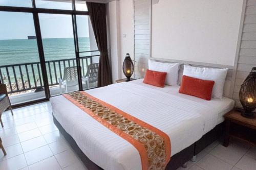 Hua Hin Hotel | Sea Memories White Sand Beach Hotel