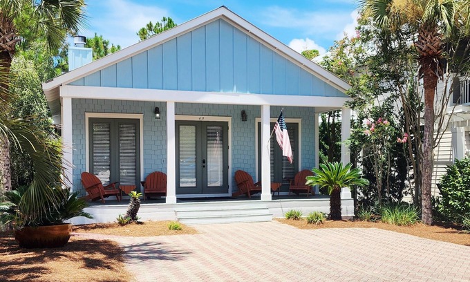 Treetop Casa | SEA-REST!! Relaxed 5br 4ba home close to the beach! SNOWBIRD RATES!