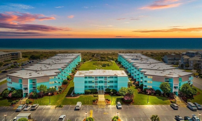 Morehead City Condominio | Sea Spray Condo - Ocean View Condo in Atlantic Beach, NC