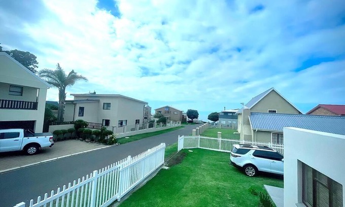 Kleinmond Casa | Sea Studio with lovely view,Netflix +solar lights